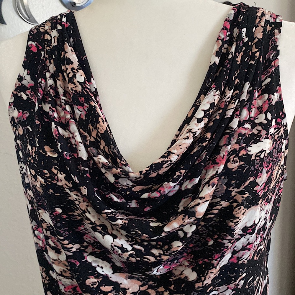 Beautiful CALVIN KLEIN sleeveless top - Picture 4 of 5